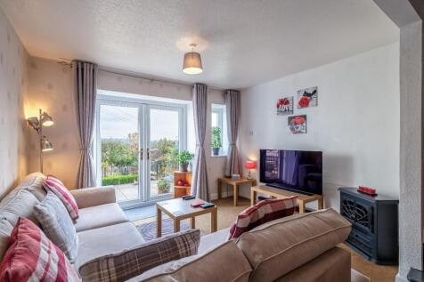 8 Tarn Close (5 of 21).jpg