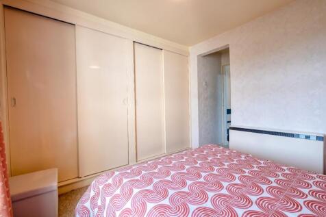 8 Tarn Close (16 of 21).jpg