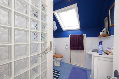 Shower Room (Second Floor)