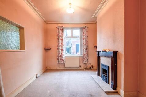 28 Longreins Road (5 of 17).jpg