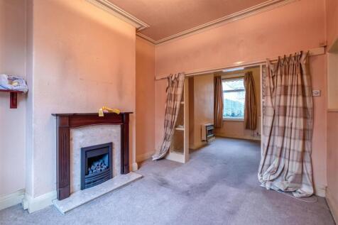 28 Longreins Road (6 of 17).jpg