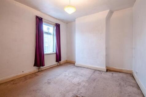 28 Longreins Road (9 of 17).jpg