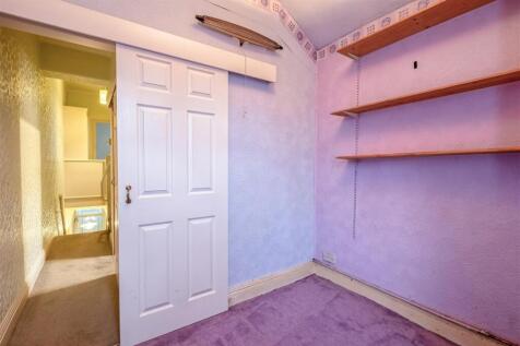 28 Longreins Road (15 of 17).jpg