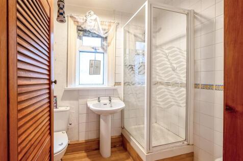 28 Longreins Road (13 of 17).jpg