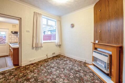 34 Douglas Street (5 of 15).jpg