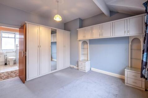 34 Douglas Street (9 of 15).jpg