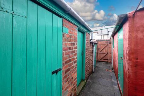 34 Douglas Street (13 of 15).jpg