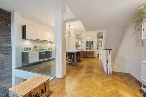 Kitchen Hall 1