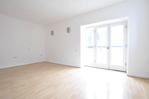 Living/Bedroom Area