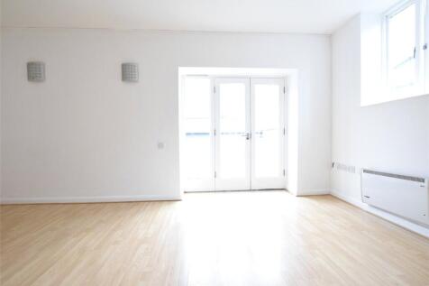 Living/Bedroom Area