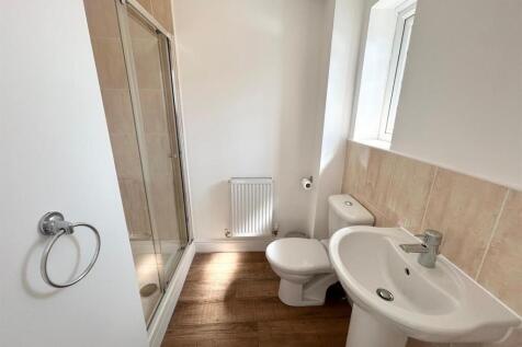 9 fyg en suite.jpg