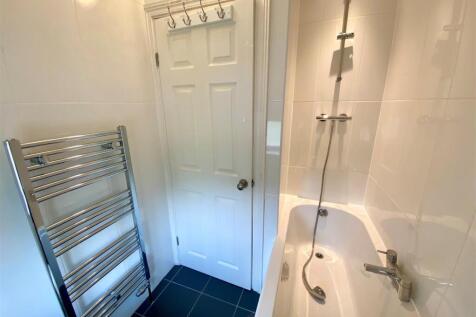 tyne bathroom 2.jpg