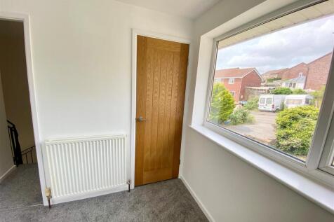 53 hazeldene bed 2.jpg