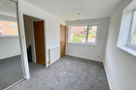 53 hazledene lounge.jpg