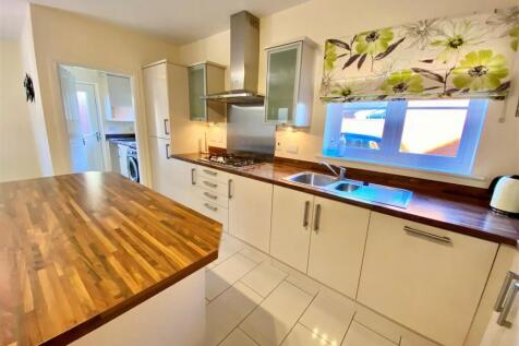 5 kitchen 2.jpg