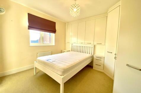 5 bed 4.jpg