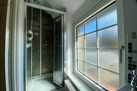 melin en suite.jpg