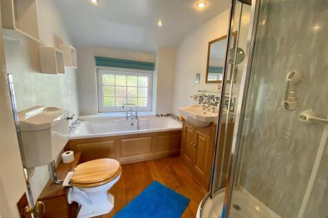 melin bathroom.jpg