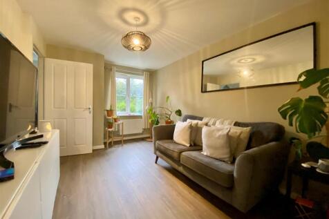 46 LLys lounge 3.jpg