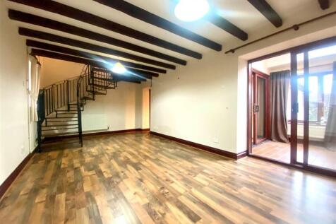 1 the courtyard lounge.jpg