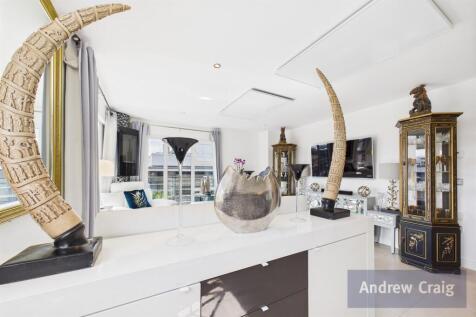 Kitchen/Lounge Area