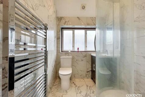 Bathroom (13).jpg