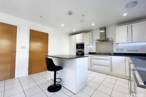 Kitchen (14).jpg