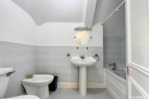 En Suite (8).jpg