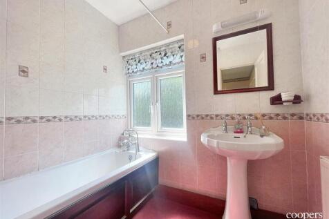 Bathroom (16).jpg