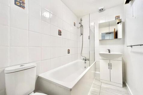 Bathroom.jpg