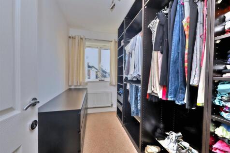 28 Flowers Avenue (25).jpg