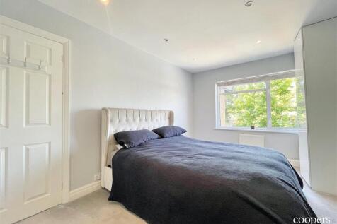 Master Bedroom 2 (6).jpg