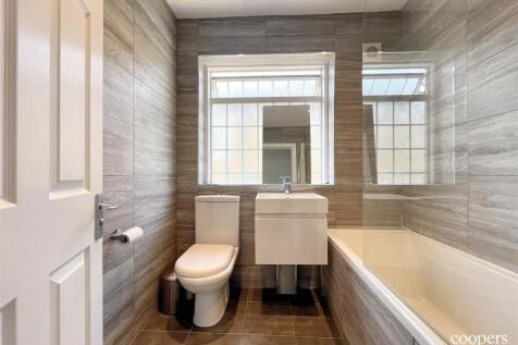 Bathroom (18).jpg