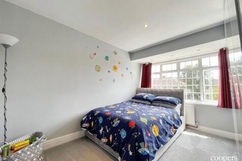 Bedroom 2 (16).jpg