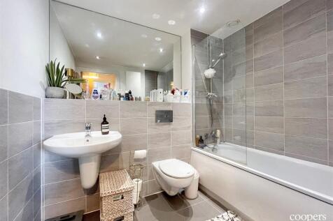 Bathroom (18).jpg