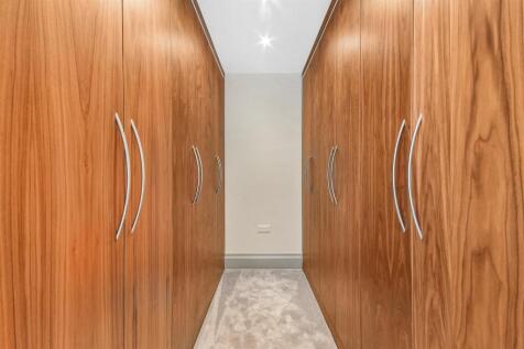 Walk In Wardrobe