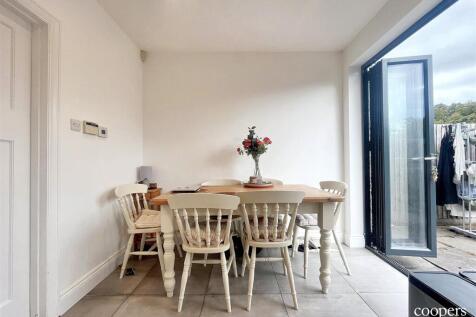 Dining Area.jpg