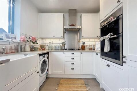 Kitchen (20).jpg