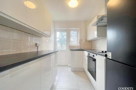 Kitchen (2).jpg