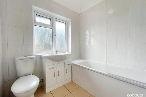 Bathroom (4).jpg
