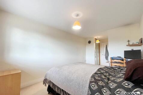 Master Bedroom 2 (7).jpg