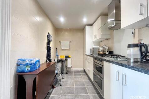 Kitchen (24).jpg