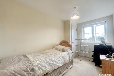 Bedroom 2 (19).jpg
