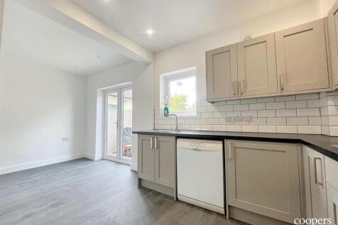 Kitchen 4.jpg