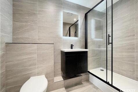 Bathroom (16).jpg