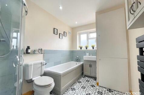 Bathroom (18).jpg
