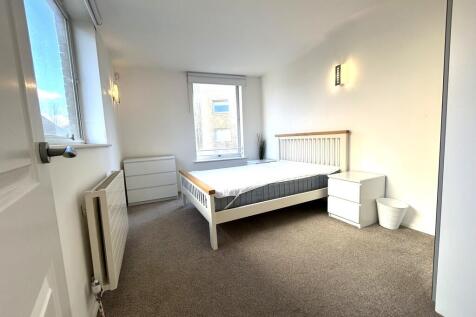 GATEHOUSE BEDROOM...