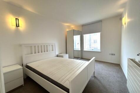 GATEHOUSE BEDROOM...