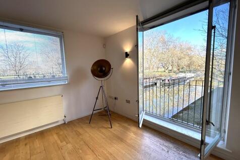 GATEHOUSE BALCONY...