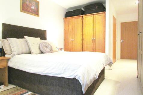 CITY TOWER BEDROO...